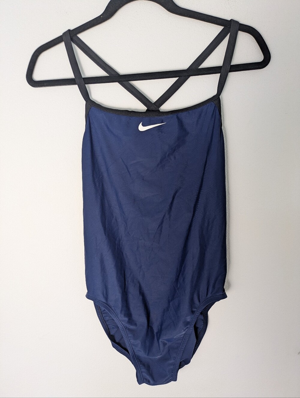 Nike Womens Navy Blue One-Piece Swimsuit M Racerback Athletic Fit Strength New